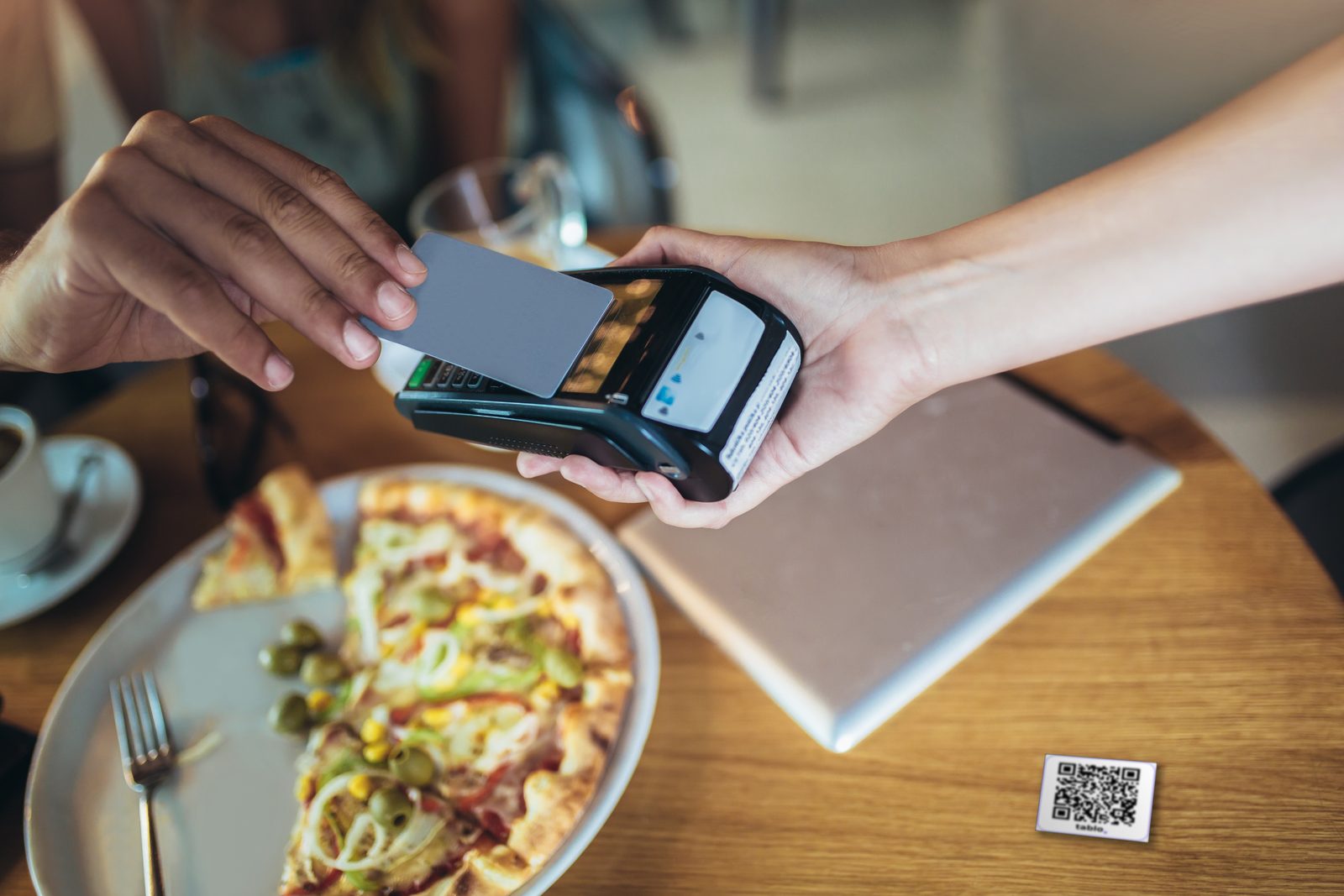 Paiement par carte au terminal, à table, à côté du QR Tablo